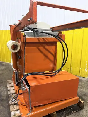 20" X 20" X 28" ORWAK  MODEL #5031-E HYDRAULIC VERTICAL COMPACTOR / BALER: STOCK #16758