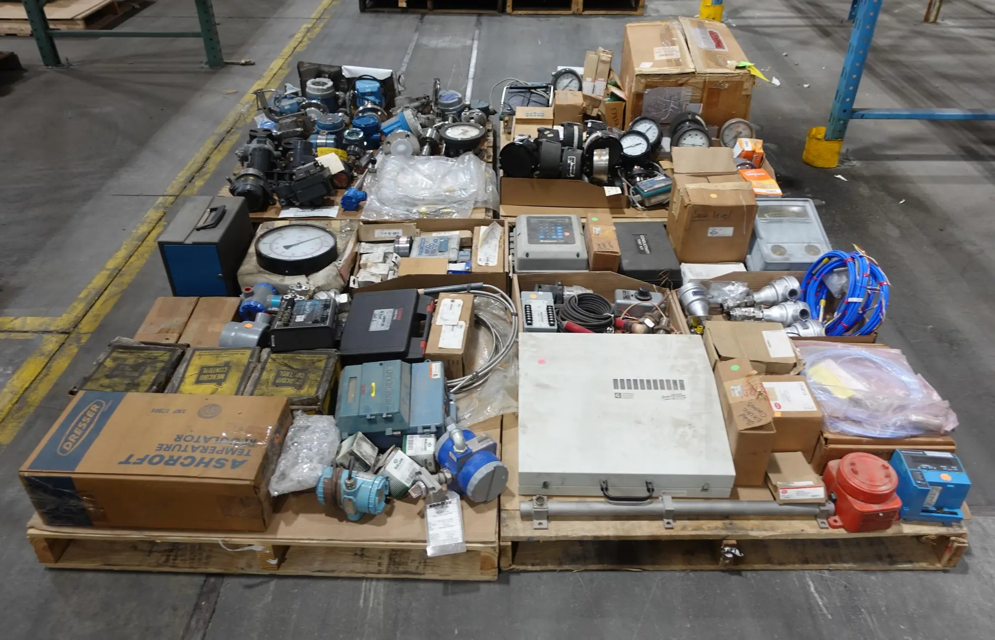 4 PALLETS OF ASSORTED INSTRUMENTATION, TRANSMITTERS, GAUGES, SENSORS, METERS, POSITIONERS