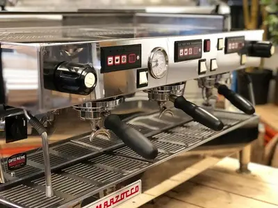 USED LA MARZOCCO LINEA CLASSIC AV