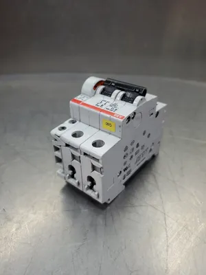 ABB 2-Pole 13A S 201-NA B13 230/400 Circuit Breaker. 4G