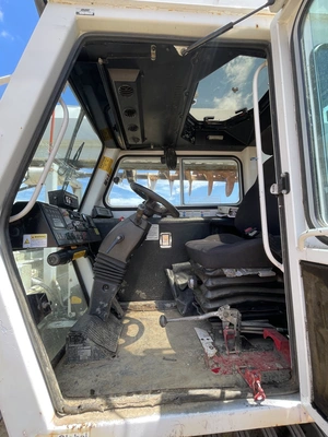 Used 2006 ALTEC D4060 DIGGER DERRICK CRAWLER ALL TERRAIN Crawler Cranes Michigan US | Miedema Asset Management Group #1304392