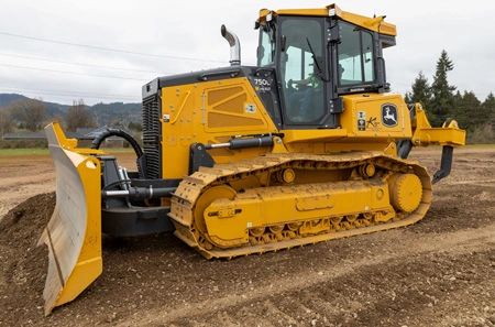 USED 2022 Deere 750L