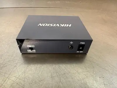 Hikvision DS-3E0105P-E2 4-Port Fast Ethernet 48V 1.35A (6.3.4)