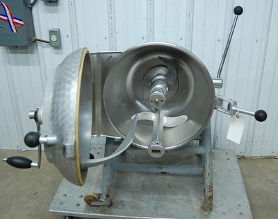142-0393 Hobart VCM 25 Qt Vertical Cutter Mixer w/ Dough Blade