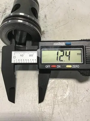 USED VICKERS 25-D10-30