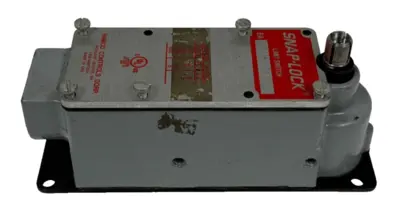 NEW NAMCO EA700-80936 SNAP-LOCK LIMIT SWITCH EA700