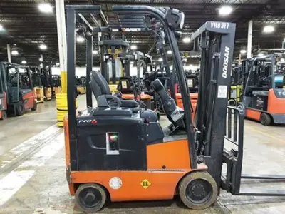 USED 2019 DOOSAN BC15S-5