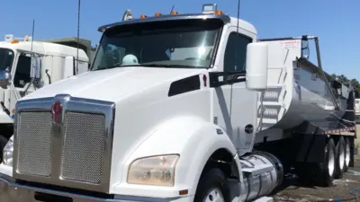 USED 2019 Kenworth T880