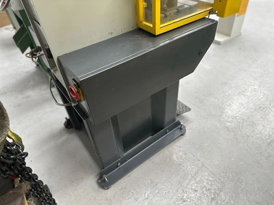 Used 2002 HARE 8HP Hydraulic Presses GB | Charter Auctions #1398532