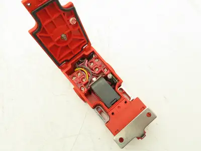 Allen Bradley 440G-S36061 Guardmaster Spartan Locking Guard Switch 110VAC 12-Pin