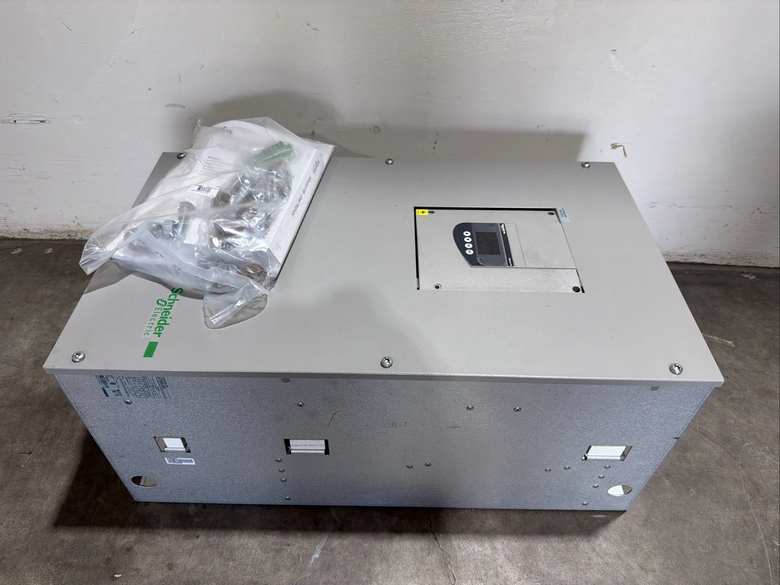 NEW Schneider Electric ATS48C48Y