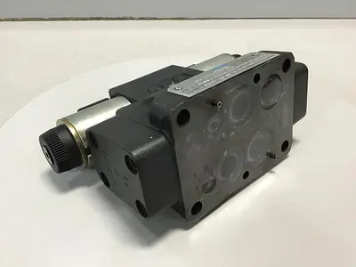 USED VICKERS DG4V-3S-6C-M-U-HL7-60-EN490-B13