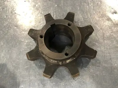 8 Teeth Chain Sprocket w/ 2-7/8" HQ2 Hub