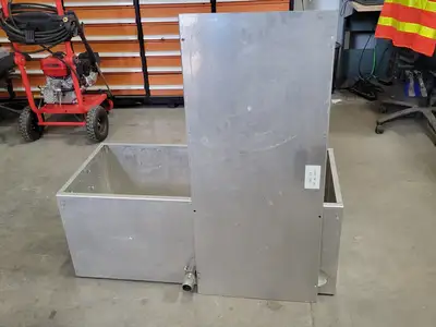 42" x 18" x 17" Splitter Box