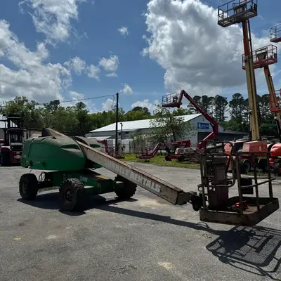 USED 2014 JLG 400S