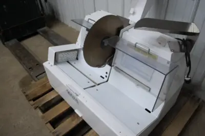 142-0044 Oliver 2003 Variable Slice Bread Slicer