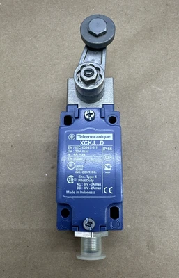 NEW Telemecanique XCKJ10513D