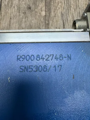 USED BOSCH REXROTH 4WRSE10Q00-32/G24K0/A1V