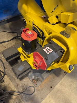 2015 FANUC FANUC R2000IB/185L 6 Axis Robots | K.B. Industries LLC (9)