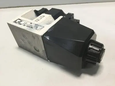 USED TOKIMEC DG4VS-5-0A-M-P7L-H-7-40-JA6