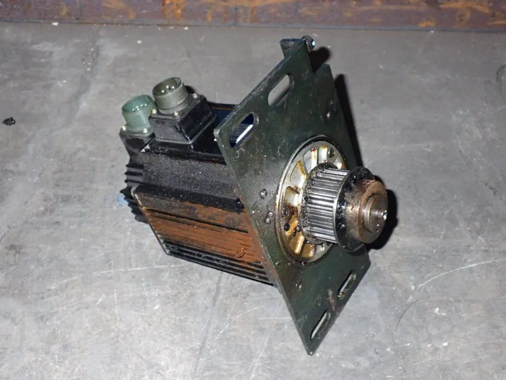 Used 2005 YASKAWA ELECTRIC SGMG09AABB Servo Motors | HGR 24 #730922