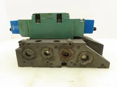 Numatics 134BB515MP00061 Directional Control Solenoid Valve Pneumatic Lot of 2