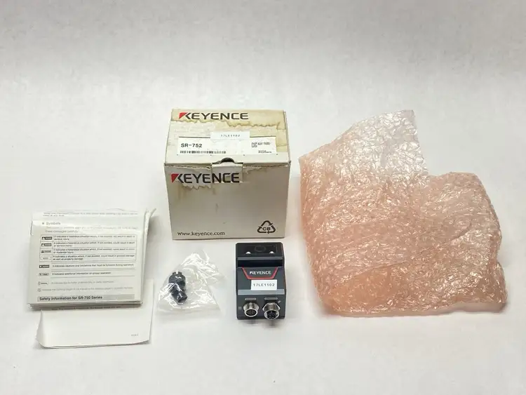 Used KEYENCE ETHERNET-COMPATIBLE 2D CODE READER LONG-DISTANCE TYPE Barcode Scanners Michigan US | Maverick Industrial Sales #1092117