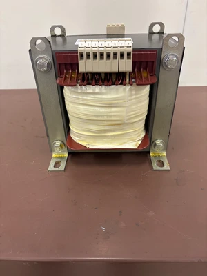 Used SIEMENS 4AM6542-8DD-0FA0 Transformers Illinois US | Aucto #1310719