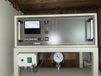 M Braun Glove Box System with Oxygen and H2O Analyzers Mb150b-G-1