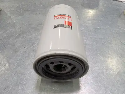 NEW FLEETGUARD LF3972