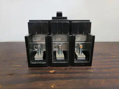 USED SQUARE D QDF32225TS