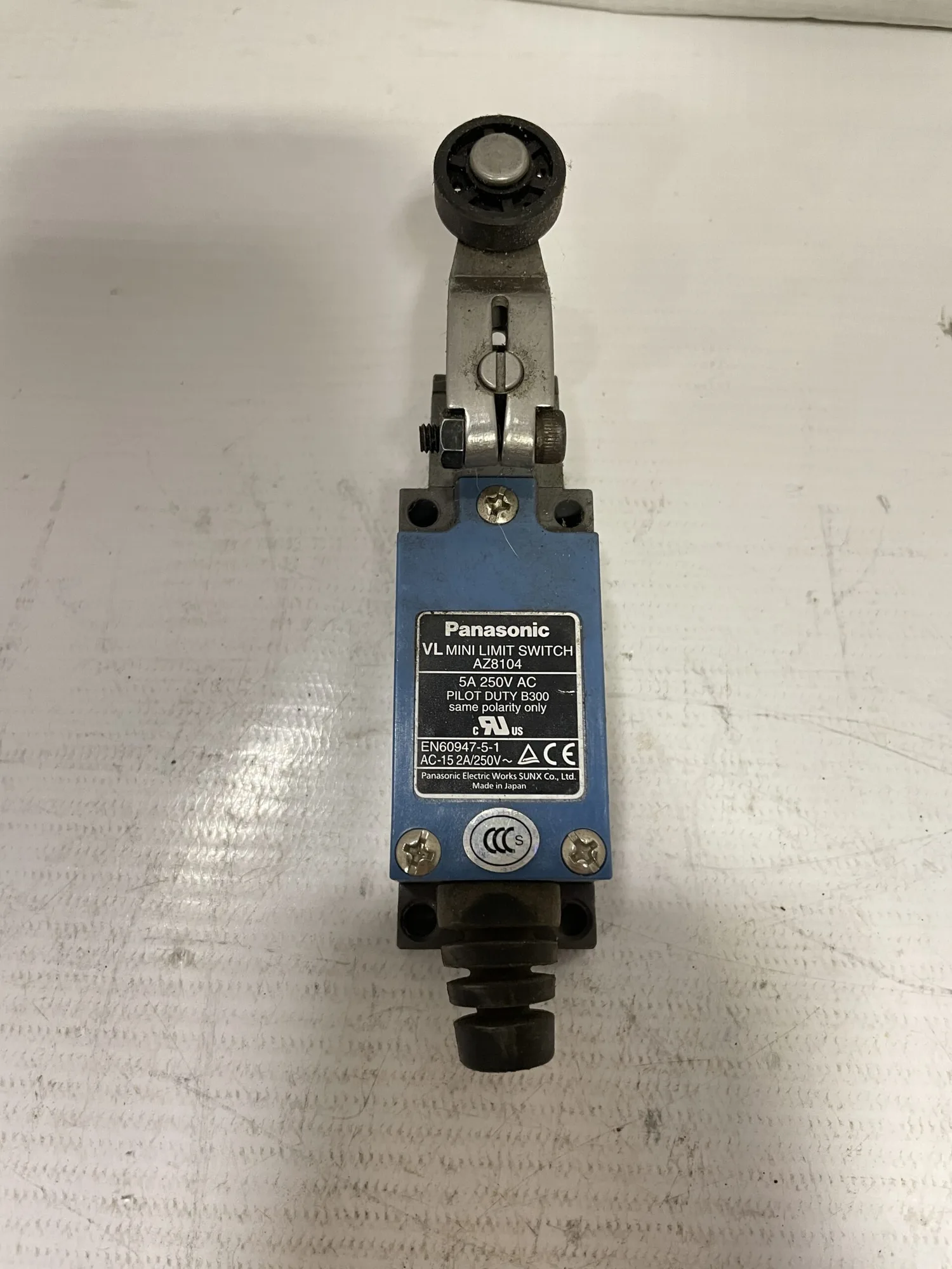 Panasonic AZ8104 VL Mini Roller Lever Limit Switch 250VAC 5A
