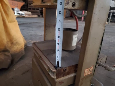 PHI 12.5" x 9.5" Hydraulic Press