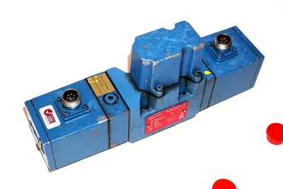 MOOG D651-136 SERVO VALVE P23KBEAN6A0M, D651136