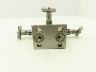 Kenmac MSTB4NCT 3 Valve Differential Pressure Manifold SS Ball Tip 1/2" NPT