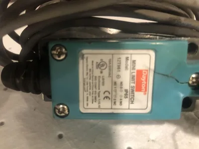 Dayton 12T961 Limit Switch, Roller Lever, Rotary, SPDT, 10A @ 300V AC