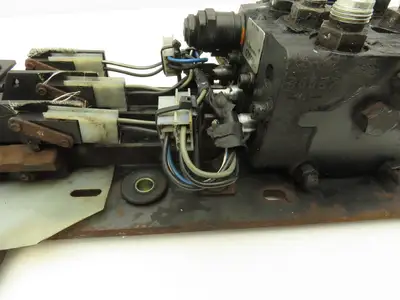 Hyster 3-Spool Hydraulic Mast Control Valve Manifold from E60Z-33 Forklift