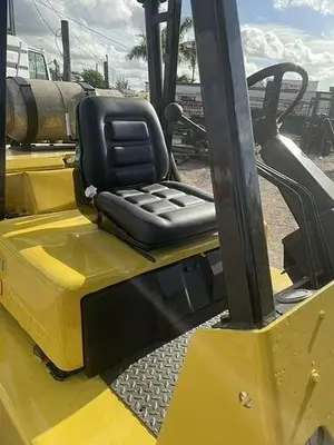 8,000 POUND HYSTER MODEL H80XL PNEUMATIC TIRE TRIPLE STAGE FORKLIFT W/ SIDESHIFT
