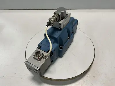 USED MOOG D663-317C