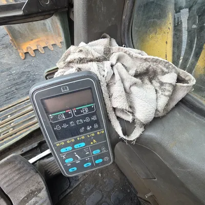 2000 KOMATSU PC400LC-6LM Excavator | Iron Listing (42)
