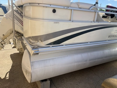 USED 2004 BENNINGTON 2280 RL