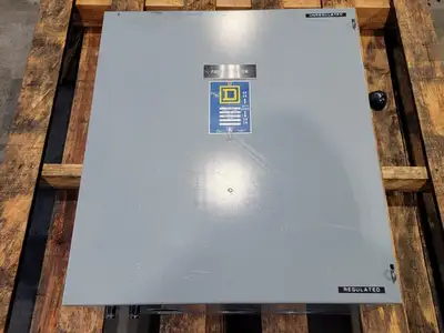 NEW SQUARE D 82344