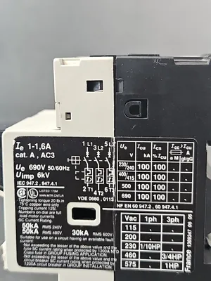 Telemecanique GV2-M06 Motor Starter W/ GV2AN11 Auxiliary Contact Loc4D14
