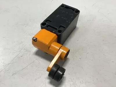 USED SIEMENS 3SE3 120-1GW-Z
