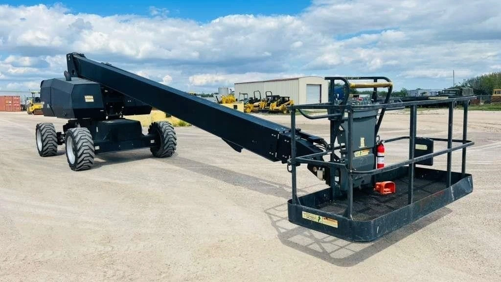 USED 2024 JLG 800S