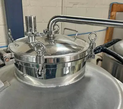 4bbl Glycol Jacketed, insulated, brite tanks/serving tanks