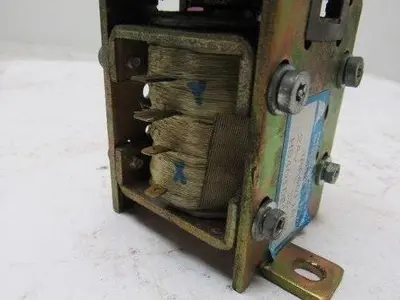Prestolite Electric JAA4011A 24V Relay Contactor From a Raymond 019-E6OL Lift