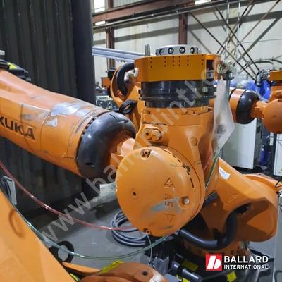 KUKA KR 180 R2900 Robot w/ KRC4 Controller