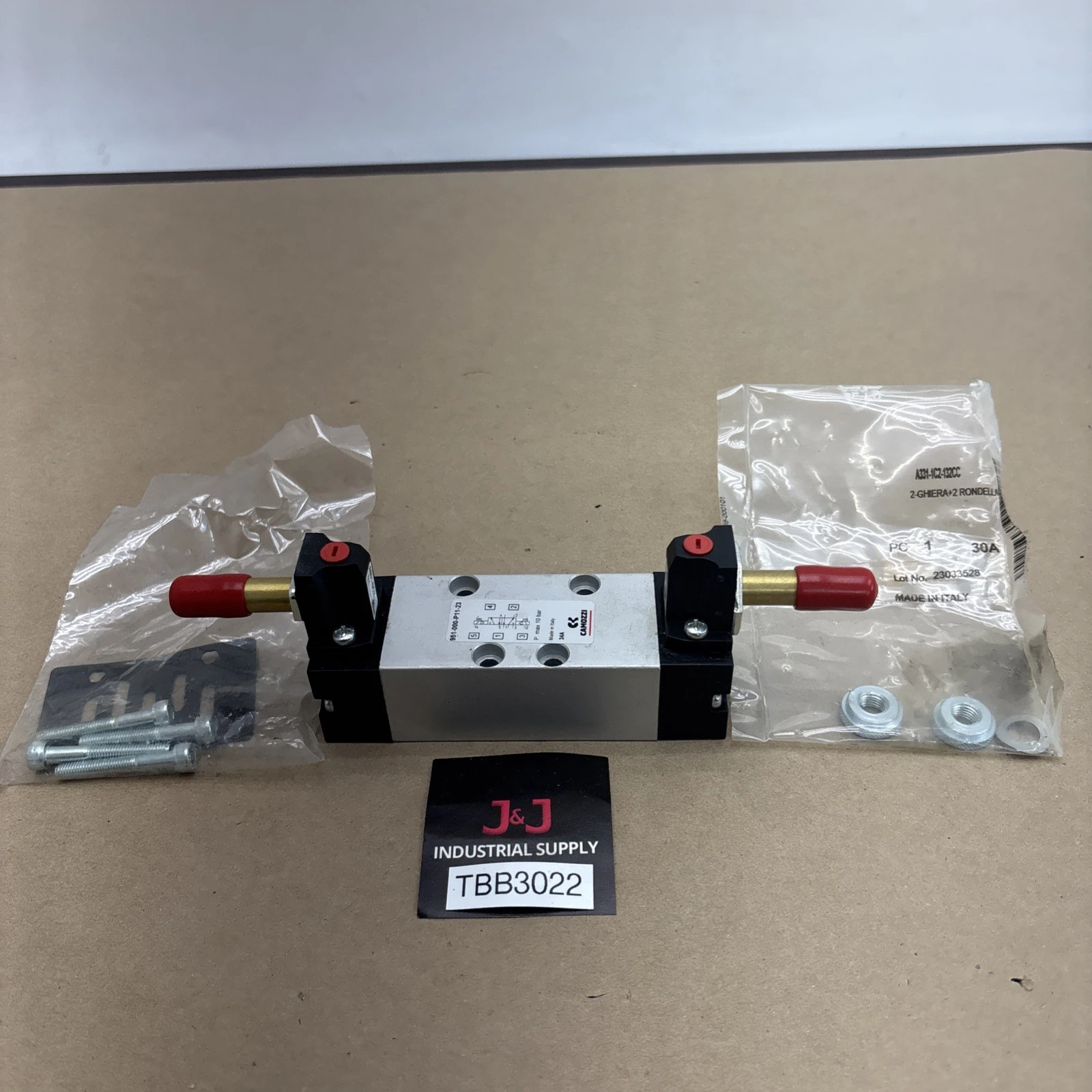 NEW Camozzi 951-000-P11-23