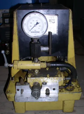 Enerpac Model E0E1555 Hydraulic Unit